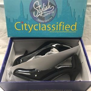 BNIB ModCloth black patent “leather” heels.